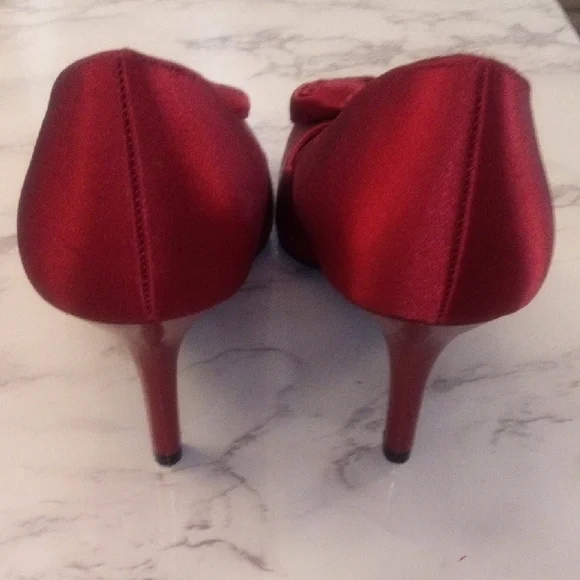 FIONI Night Heels - Vibrant Red Satin Heels - Picture 3 of 10